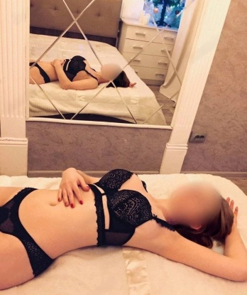 У меня есть все, чтобы сделать наше время вместе незабываемым. 🌟
Я живу в сердце Москвы и готова предложить тебе самые яркие и страстные моменты встречи. ⚡
Мои услуги нацелены на полное удовлетворение твоих фантазий. Я могу быть твоей нежной подружкой, страстной любовницей или развратной игривой кисой. 😻
У меня много интересных и эротических нарядов, чтобы сделать нашу встречу еще более разнообразной и зажигательной. 🔥
Мои клиенты говорят, что я просто воплощение женской красоты и сексуальности. Я умело играю своим телом и гарантирую, что фото соответствуют реальности. 📸
Незабываемые эмоции, полное расслабление и море удовольствия - все это я могу тебе предложить. 💋
Не теряй время, дорогой, звони мне и я окуну тебя в мир наслаждения и страсти! 😘 Мариша
